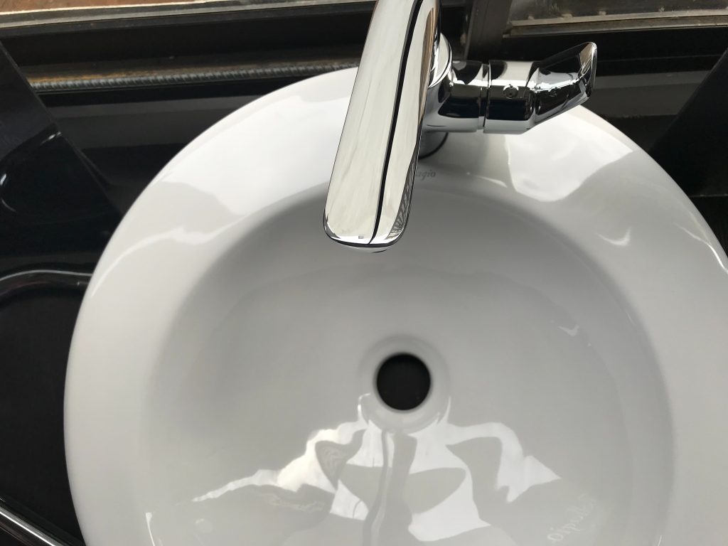 we can attend to cracks, chips, discolouration and damage to all sinks